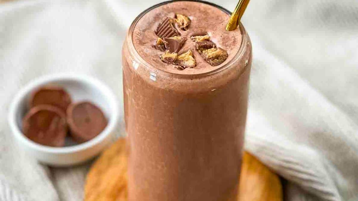 A rich, chocolatey smoothie that tastes like your favorite candy but packs a protein punch.